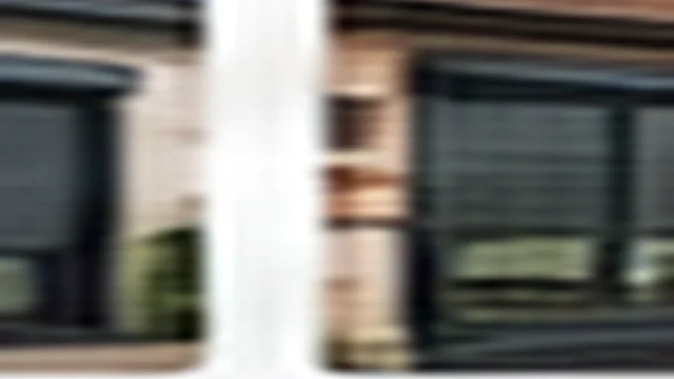 Vorbaurollladen an großer Fensterfront – Beispiel für Vorbaurollläden